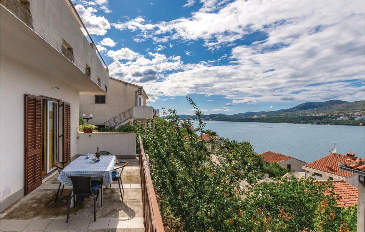 Cozy Apartment In Okrug Donji With Kitchen Donji Okrug (Ciovo) Exterior foto